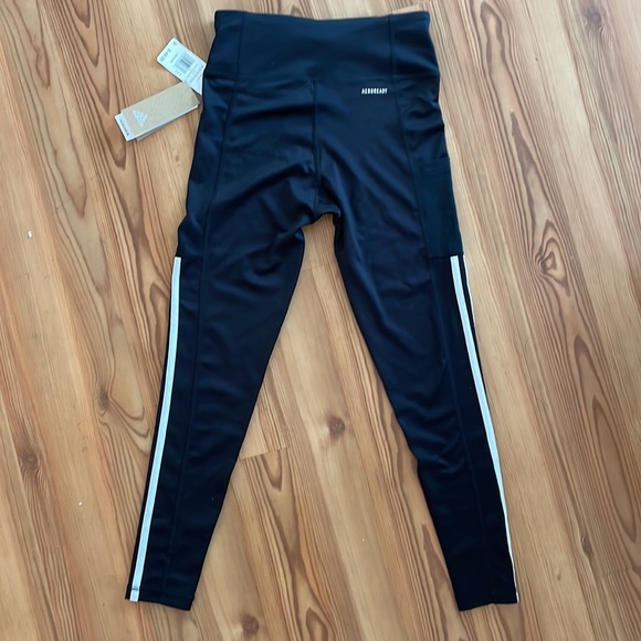 Get your workout on! Stylish Adidas leggings - Picture 3 of 3